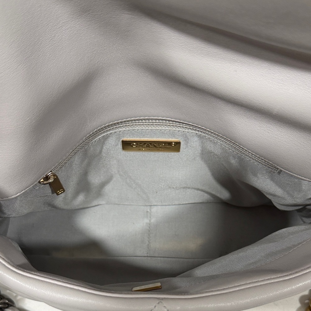 Chanel 19 Grey Two Tone Hardware Great Condition - Picture 5 of 11